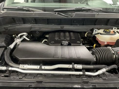 Used 2023 Chevrolet Silverado 1500 LT AWD/4WD image 28