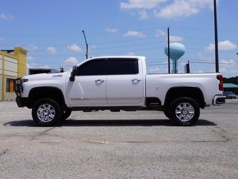Used 2024 Chevrolet Silverado 2500 High Country w/ Technology Package image 2