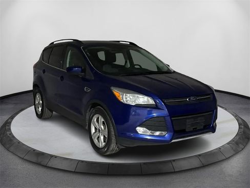 Used 2014 Ford Escape SE w/ Equipment Group 201A image 3