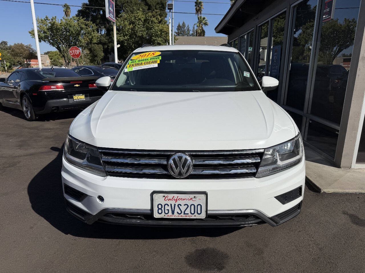 Used 2018 Volkswagen Tiguan SE w/ Panoramic Sunroof Package AWD/4WD image 3