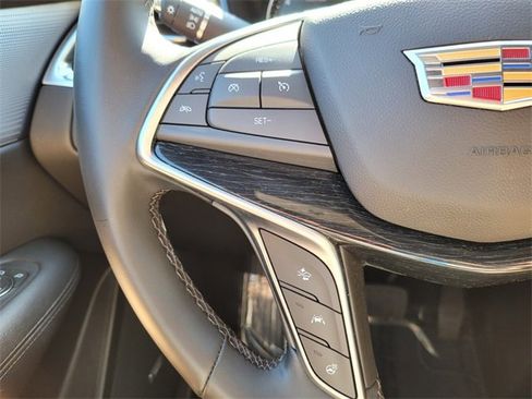 Used 2025 Cadillac XT5 Premium Luxury image 39