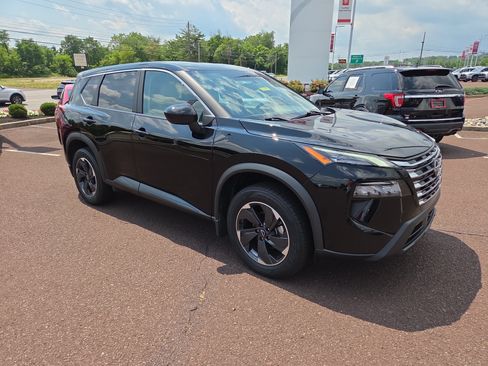 Used 2024 Nissan Rogue SV AWD/4WD image 1