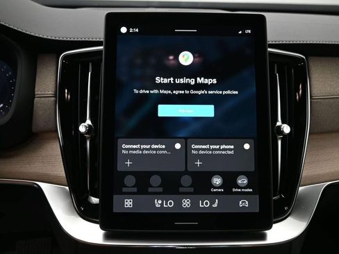 New 2026 Volvo XC90 B6 Plus w/ Protection Package Premier image 17