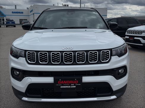 Used 2025 Jeep Compass Limited AWD/4WD image 3
