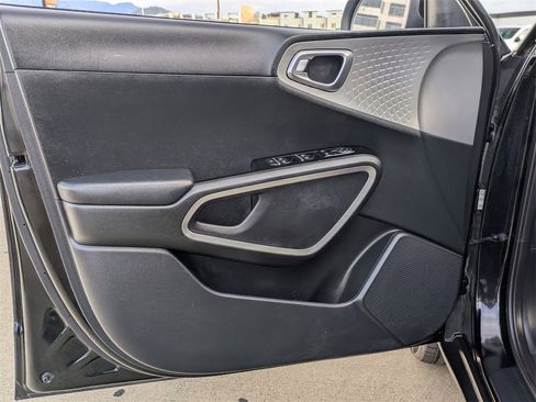 Used 2024 Kia Soul LX w/ Option Group 015 image 11