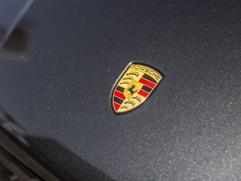 Certified 2023 Porsche Macan AWD/4WD image 25