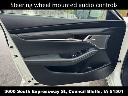 Used 2019 MAZDA MAZDA3 Hatchback w/ Premium Package FWD image 14