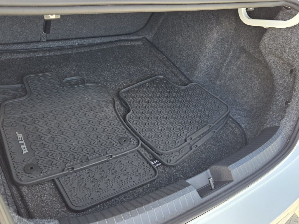 Certified 2024 Volkswagen Jetta Sport FWD image 15