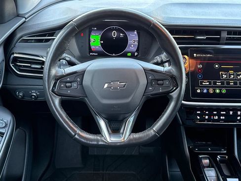 Used 2023 Chevrolet Bolt EUV LT w/ Comfort Package FWD image 16