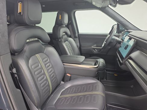 Used 2025 Rivian R1S Adventure AWD/4WD image 24