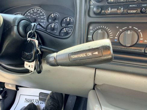 Used 2002 Chevrolet Tahoe LT AWD/4WD image 10