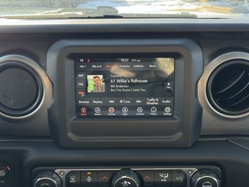 Used 2021 Jeep Wrangler Willys image 3