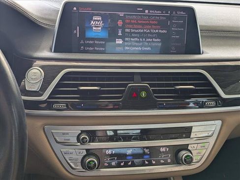 Used 2022 BMW 740i w/ Premium Package RWD image 15