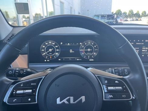 Used 2024 Kia Seltos EX FWD image 11