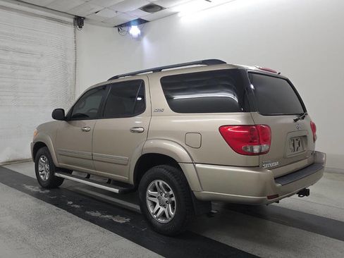 Used 2005 Toyota Sequoia SR5 RWD image 4