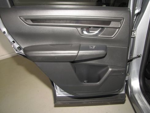 Used 2025 Honda CR-V EX image 13