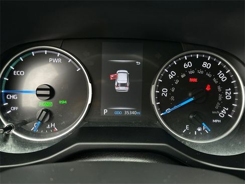 Certified 2022 Toyota RAV4 XLE w/ Convenience Package image 32