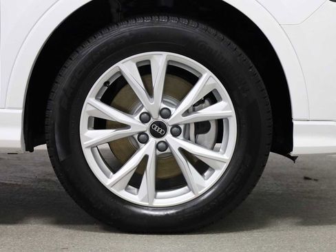 Certified 2025 Audi Q3 2.0T Premium w/ Convenience Package image 12