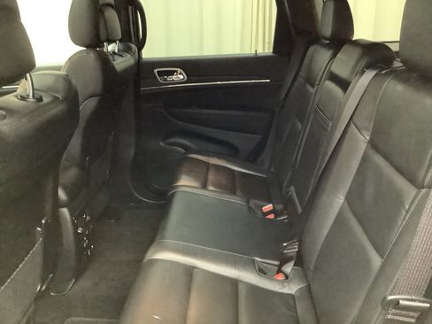 Used 2022 Jeep Grand Cherokee Limited image 28