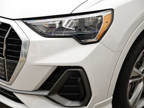 Used 2022 Audi Q3 2.0T Premium w/ Convenience Package image 12