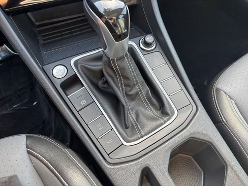 Used 2025 Volkswagen Jetta SE image 40