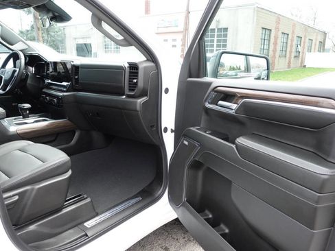 Used 2024 Chevrolet Silverado 1500 RST image 39