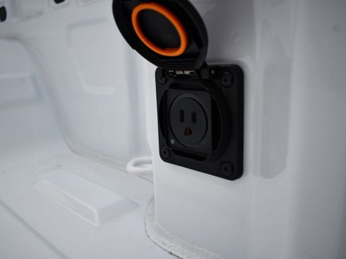 New 2026 GMC Sierra 1500 Elevation image 9