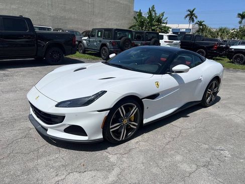 Used 2023 Ferrari Portofino M RWD image 2