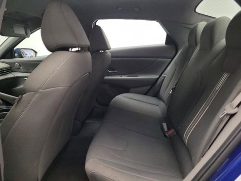 Used 2023 Hyundai Elantra SEL w/ Convenience Package FWD image 18