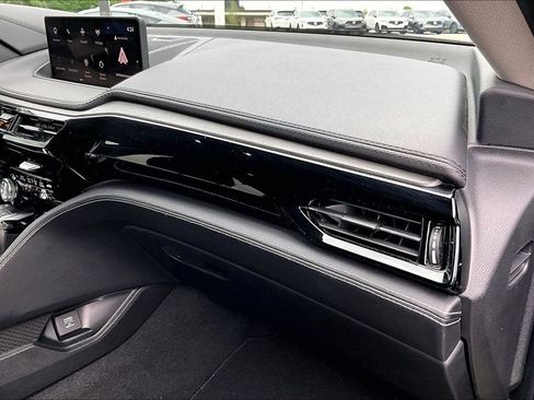 Used 2024 Acura MDX SH-AWD w/ Advance Package image 20