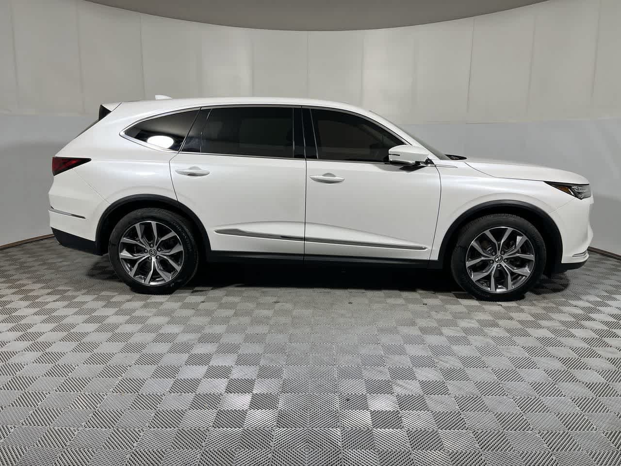 Certified 2024 Acura MDX w/ Technology Package AWD/4WD image 9