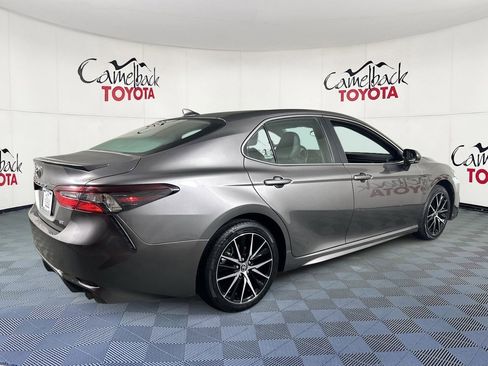 Used 2024 Toyota Camry SE image 8