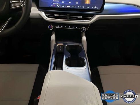 Used 2025 Chevrolet Equinox EV LT w/ Convenience Package image 12