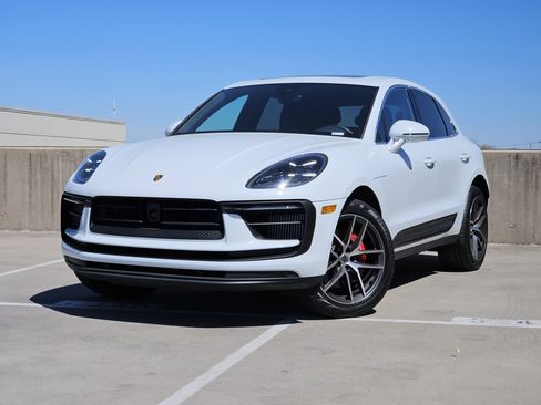 Certified 2025 Porsche Macan S AWD/4WD image 1