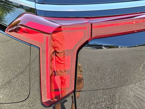 New 2026 Kia Carnival EX image 12