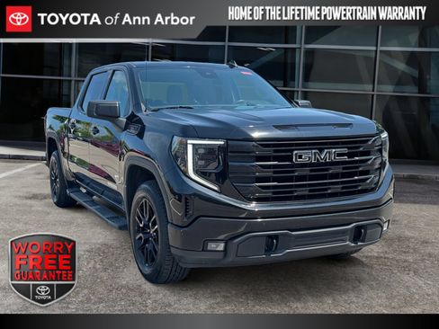 Used 2022 GMC Sierra 1500 Elevation w/ LPO, Elevation Black Package AWD/4WD image 1