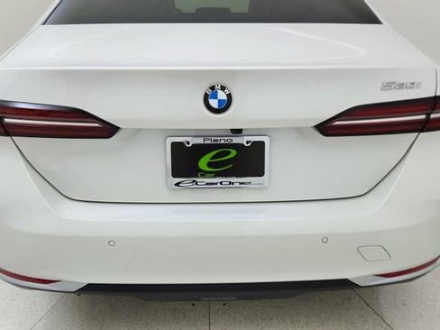 Used 2026 BMW 530i image 11