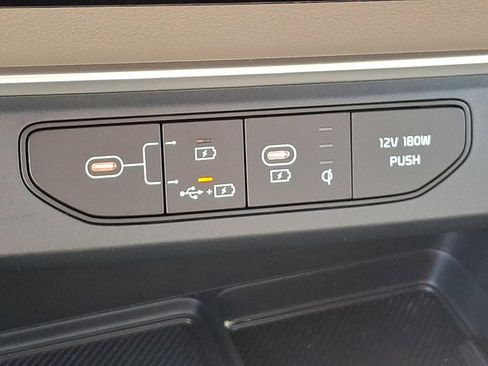 Used 2025 Kia Carnival SX image 26