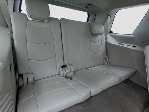Used 2018 Cadillac Escalade Premium Luxury image 20