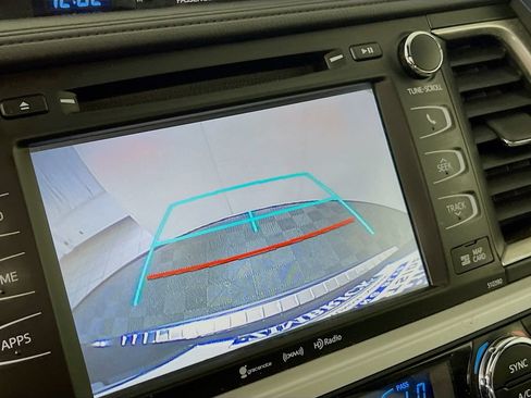 Used 2019 Toyota Highlander XLE w/ Protection Package #3 AWD/4WD image 14