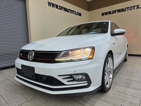 Used 2017 Volkswagen Jetta GLI FWD image 2