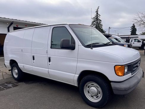 Used 2004 Ford E-150 and Econoline 150 image 7