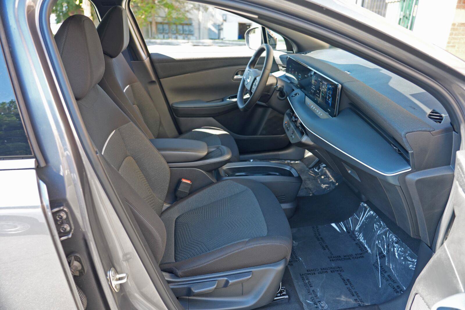 Used 2026 Nissan Leaf w/ Floor Mat Package (S+) FWD image 16