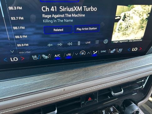 Certified 2025 Chevrolet Suburban High Country image 37