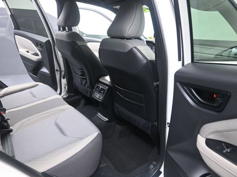 Used 2025 Subaru Forester Premium AWD/4WD image 23