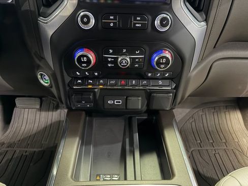 Used 2019 GMC Sierra 1500 SLT w/ SLT Premium Plus Package AWD/4WD image 23