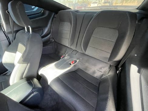 Used 2015 Ford Mustang Coupe RWD image 17