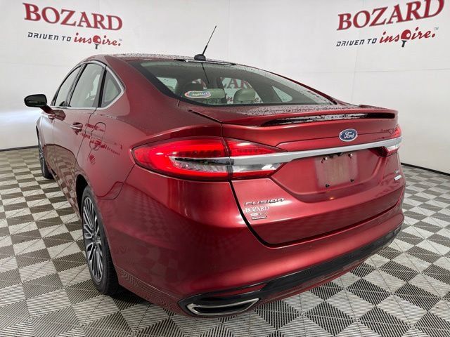 Used 2017 Ford Fusion SE w/ Fusion SE Technology Package FWD image 9