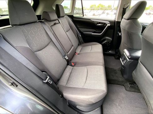Used 2021 Toyota RAV4 XLE w/ Convenience Package AWD/4WD image 19