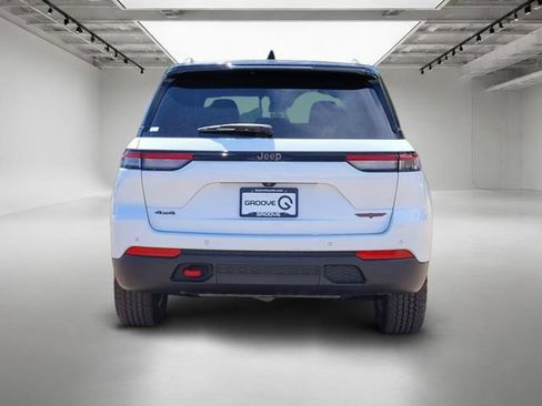 Used 2022 Jeep Grand Cherokee Trailhawk AWD/4WD image 5